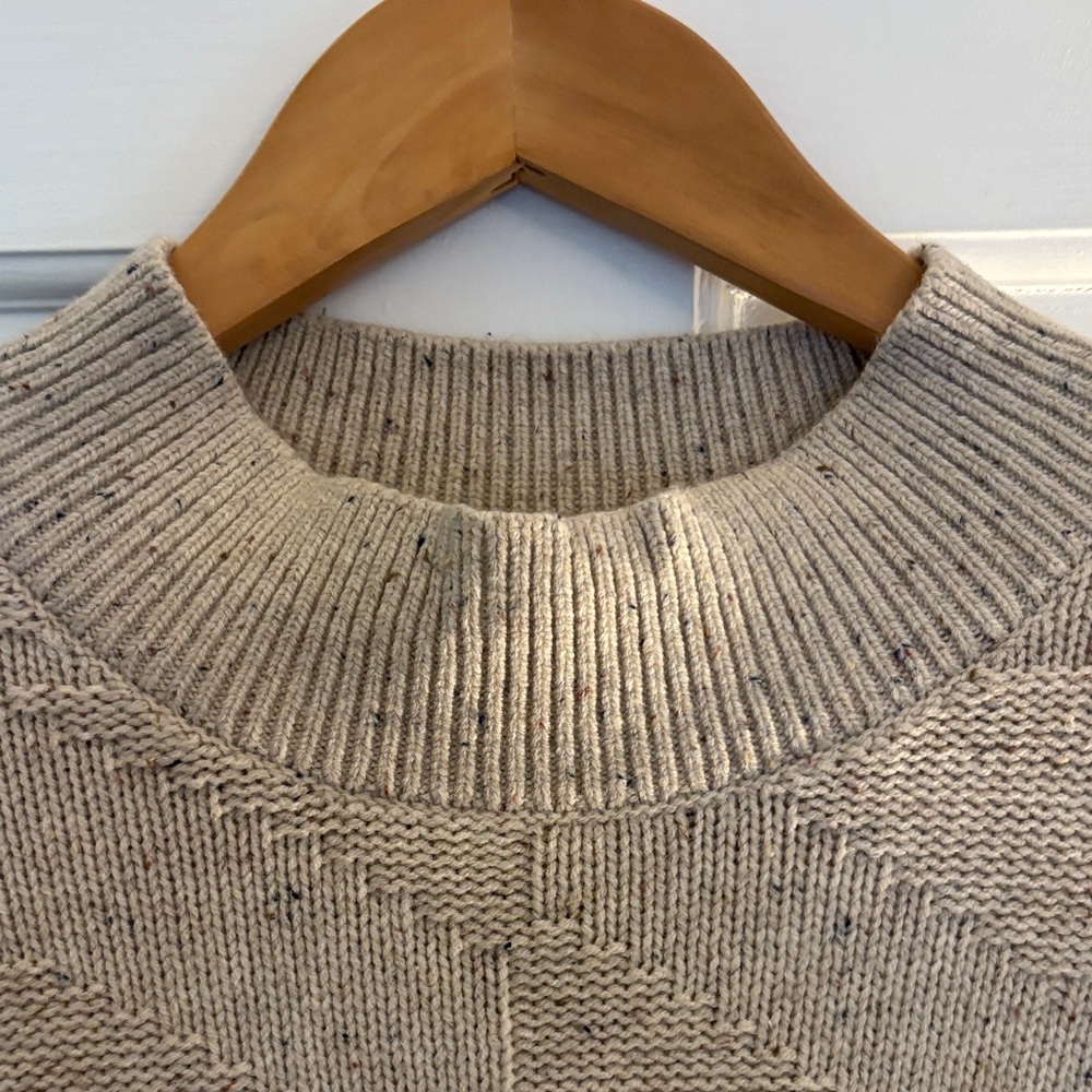 Old Navy Men's Beige Crewneck Sweater - Picture 5 of 6